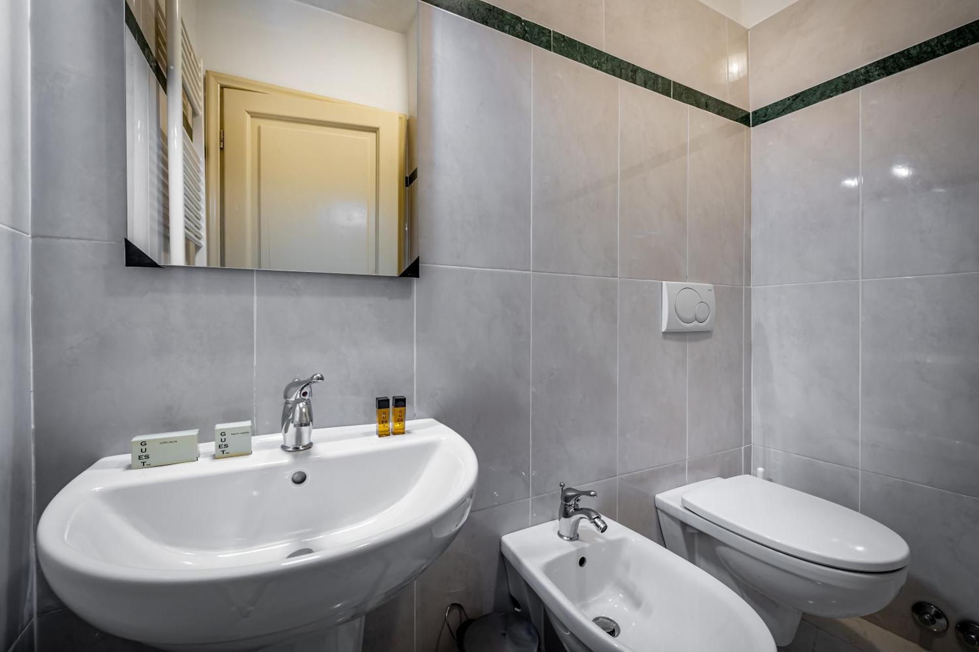 Yid Agnolo Three Bedroom In Apartamento