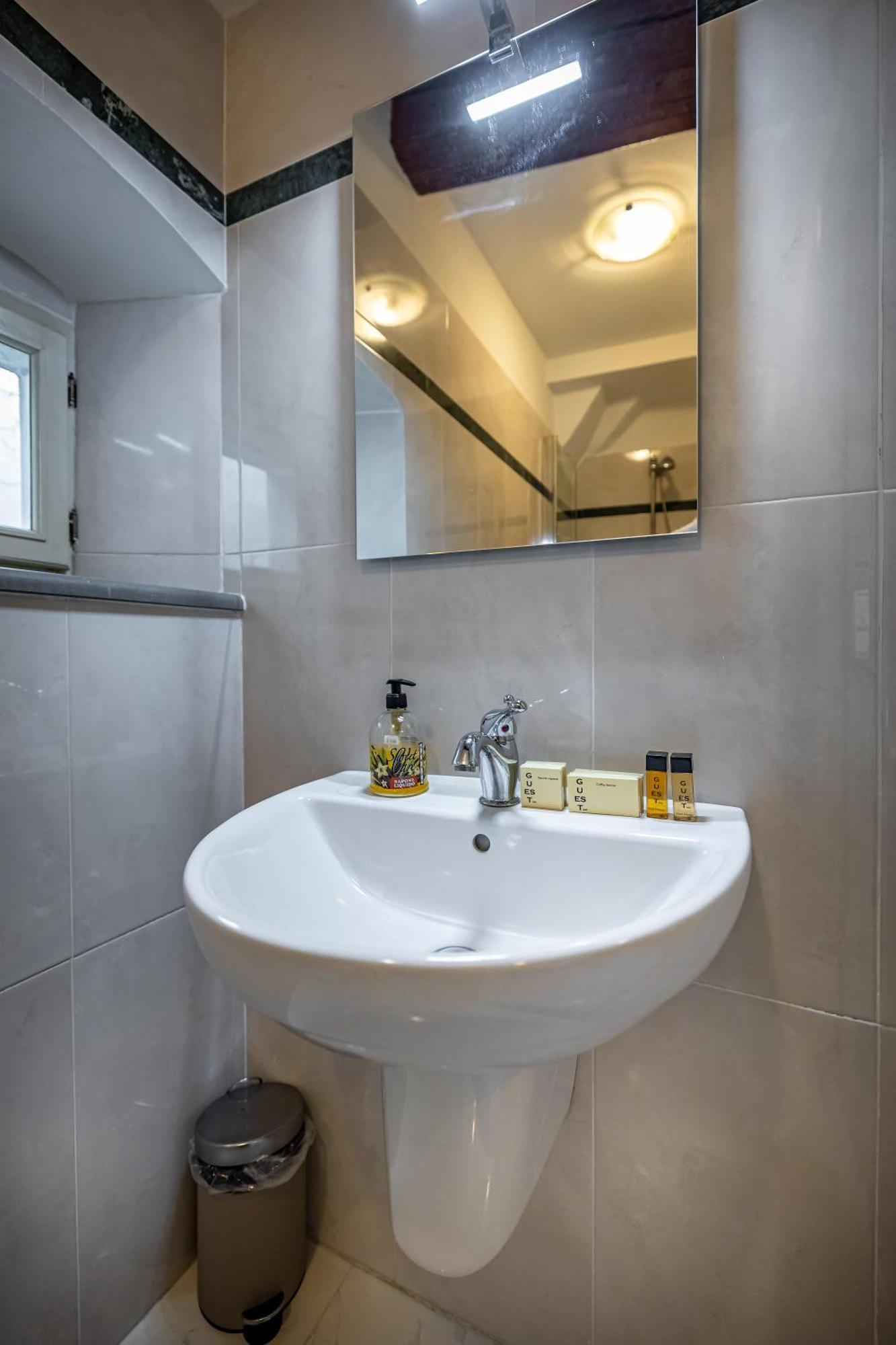Yid Agnolo Three Bedroom In * Florencia