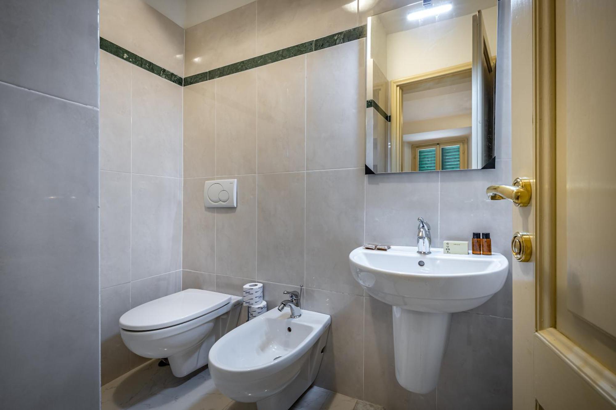 Yid Agnolo Three Bedroom In Apartamento