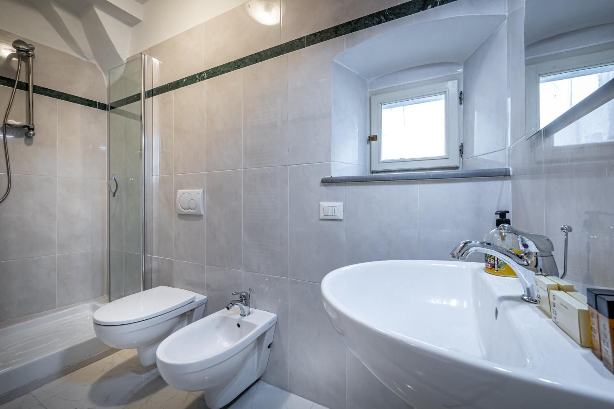 Yid Agnolo Three Bedroom In * Florencia